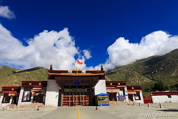 西藏旅游團費